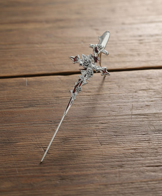 Épine Sacrée – Boucle d’oreille gothique croix & lames